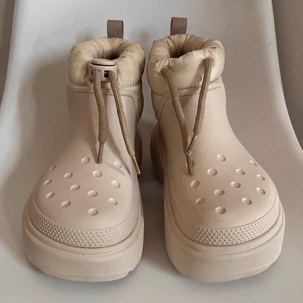 Women’s Crocs Stomp Puff Boot Stucco Cream Platform Clog Boots Size W9 Cozy